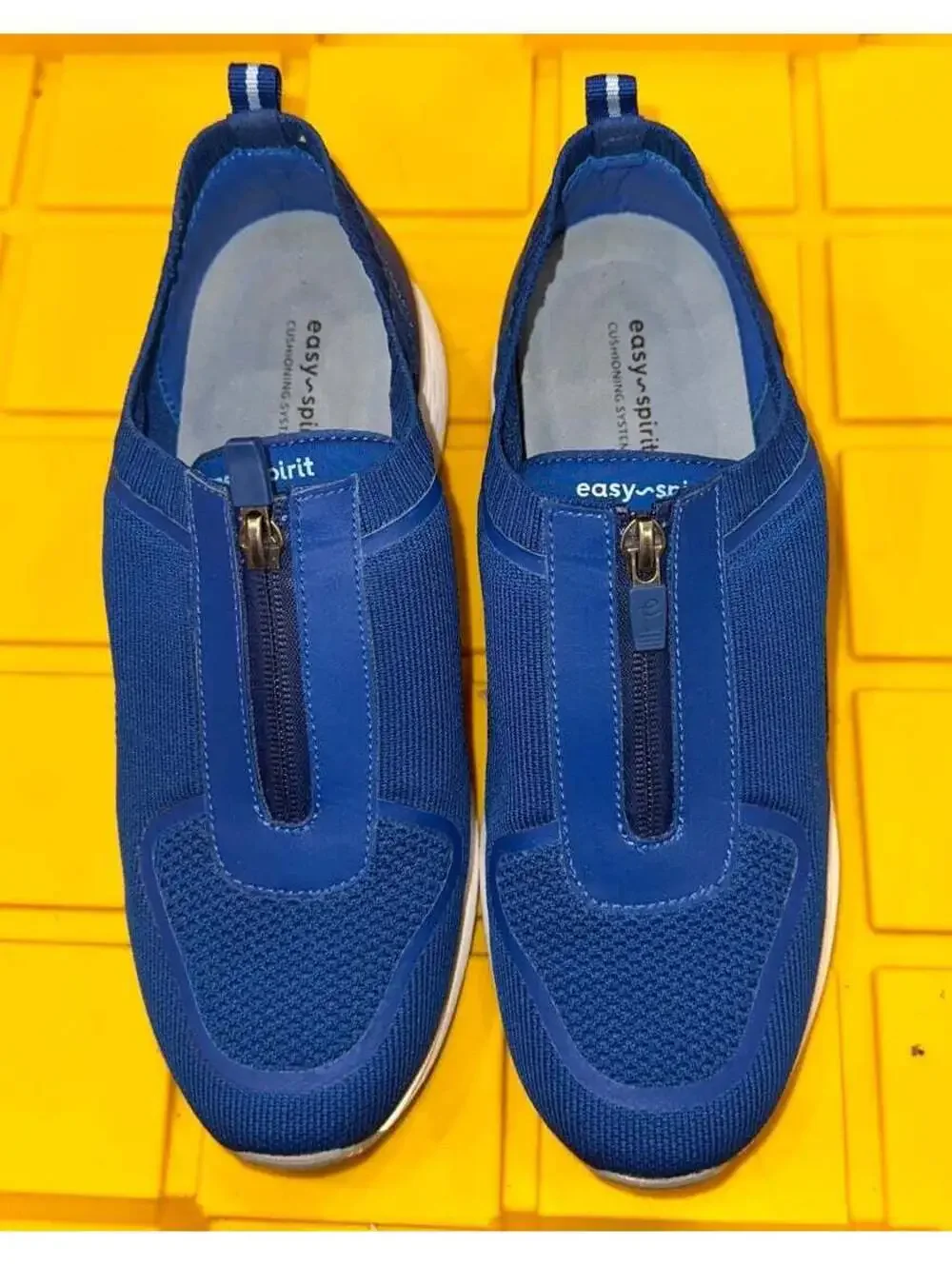 Easy Spirit zip up blue shoes size 10 W
